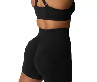 ICIW Smooth Seamless Midi Shorts