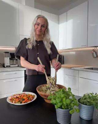 Workout With Aino Kevenny syömällä - VHH -verkkovalmennus